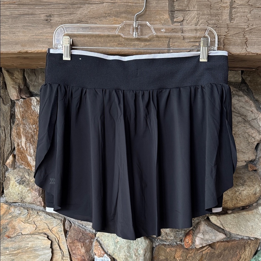 All in Motion Black Tennis Pickleball Skort Women’s Medium White Trim Athletic